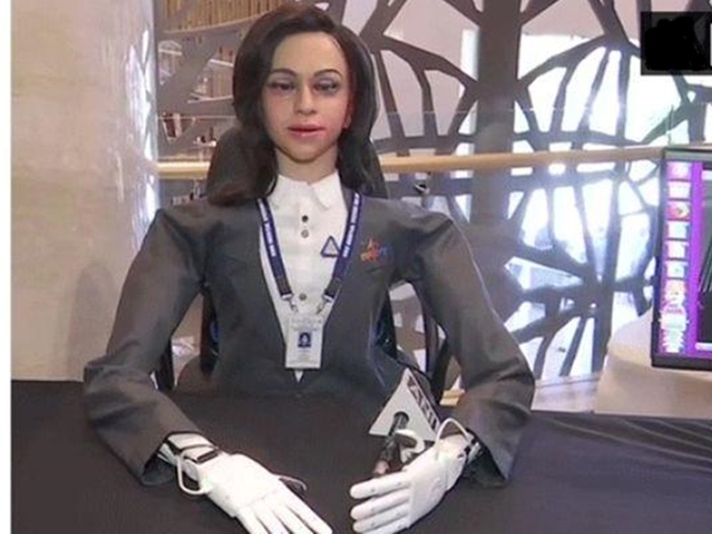 ISRO के गगनयान मिशन पर जाएगी लेडी रोबोट Vyomitra, जानिये इसकी खूबियां
